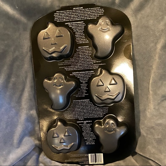 Wilton Halloween Mini-Cake/Cupcake Pan NWT - Picture 6 of 11